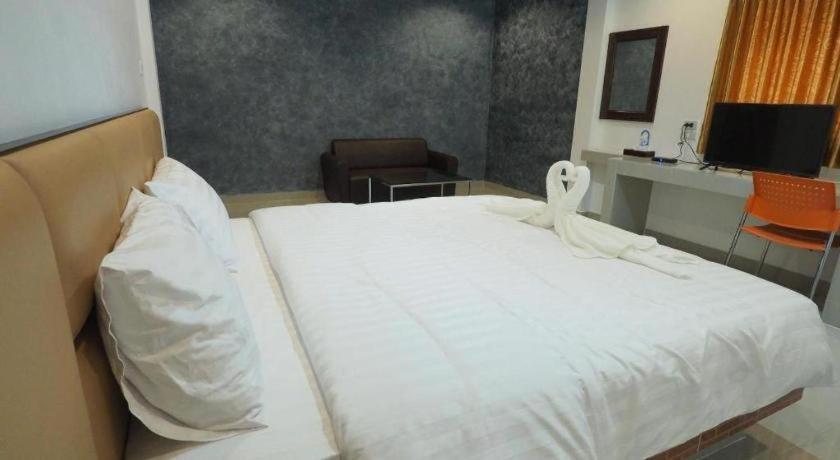 The Phant Hotel Surin Bagian luar foto