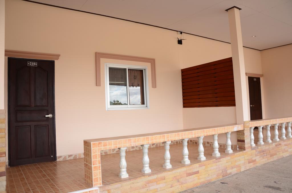 The Phant Hotel Surin Bagian luar foto