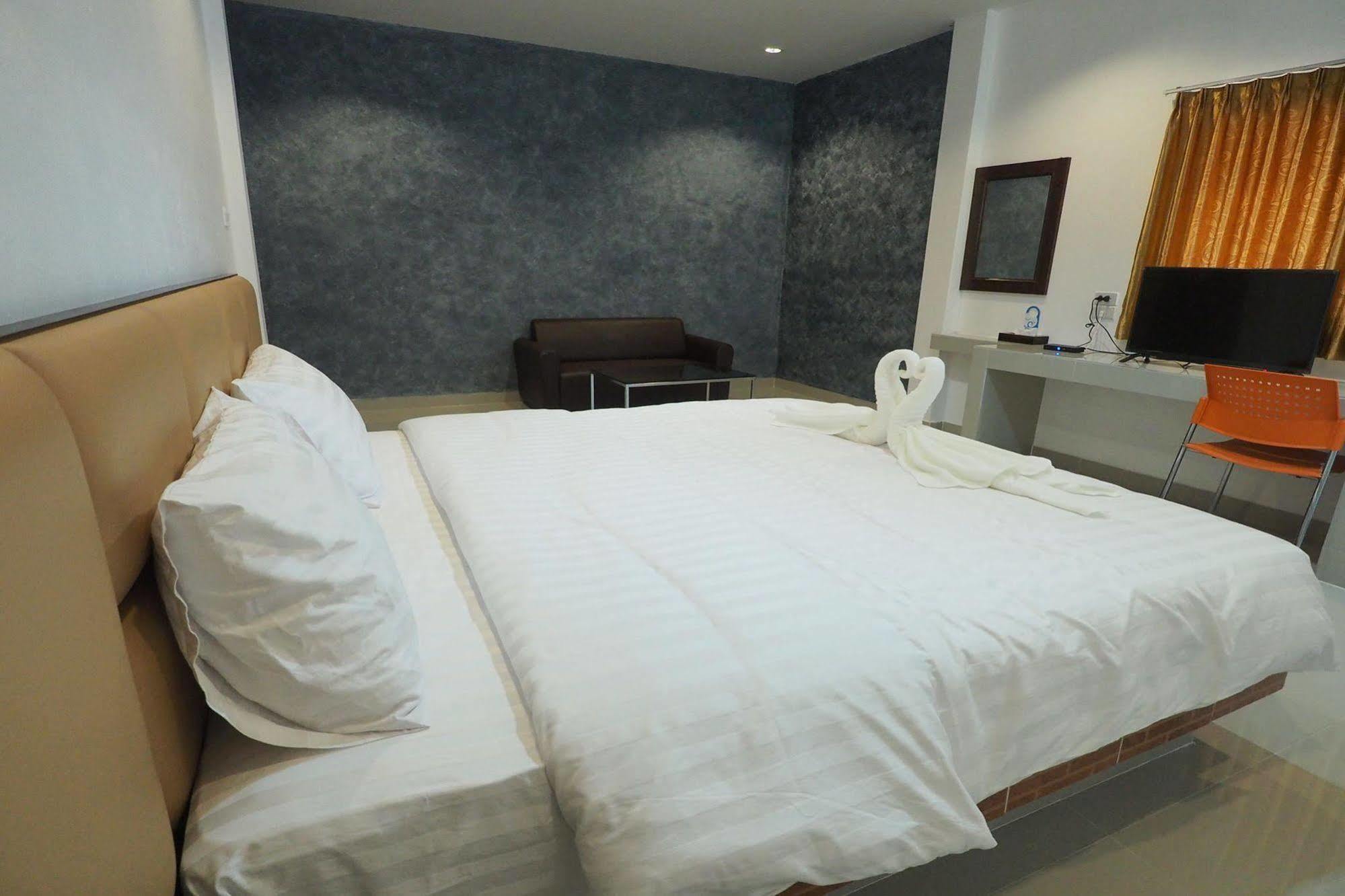 The Phant Hotel Surin Bagian luar foto